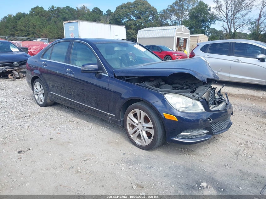 MERCEDES-BENZ C-CLASS LUXURY/SPORT