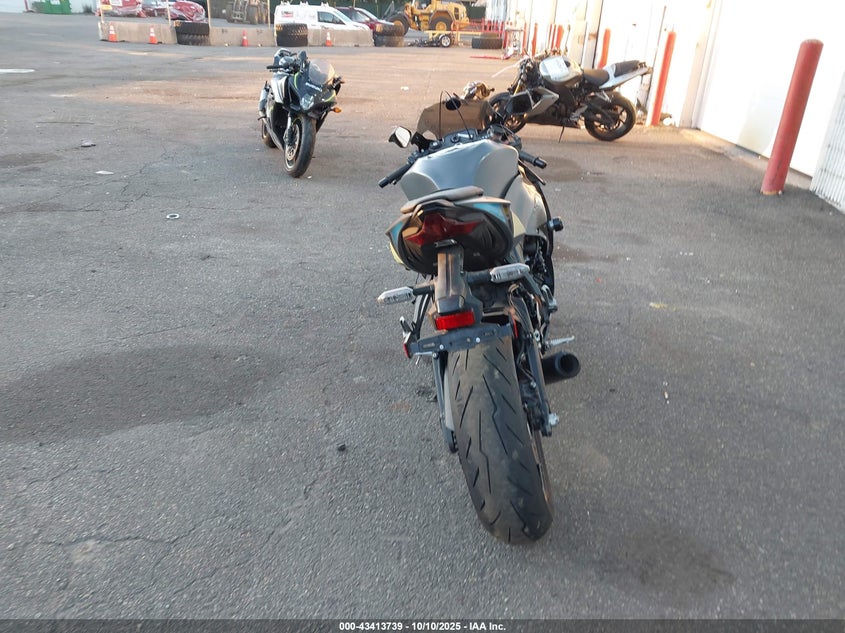 2025 Kawasaki Zx636 K VIN: JKBZXJJ17SA024511 Lot: 43413739