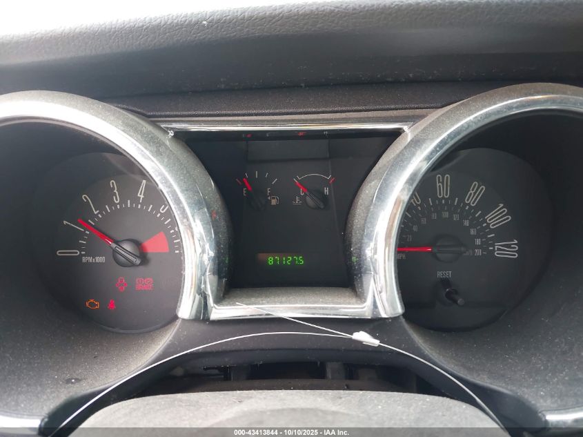 2005 Ford Mustang V6 Deluxe/V6 Premium VIN: 1ZVFT80N455187729 Lot: 43413844