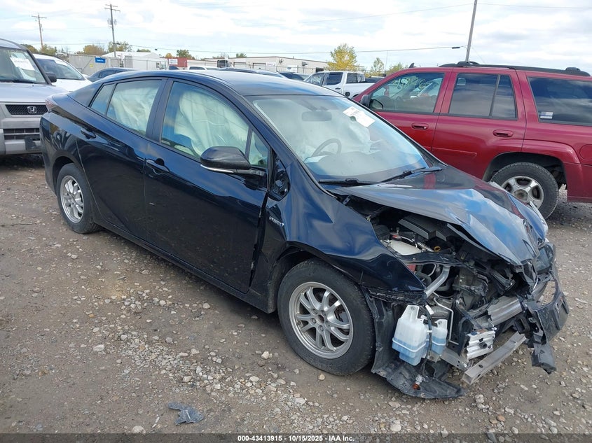 JTDKARFU2G3519581 2016 Toyota Prius Three auction photo 1
