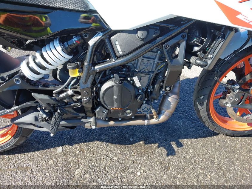 2024 Ktm Duke VIN: MD2JPE408RN066281 Lot: 43413928