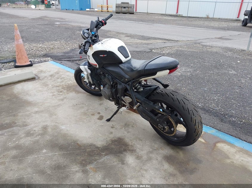 2022 TRIUMPH MOTORCYCLE TRIDENT 660 - SMTL10ULXNTAF5379