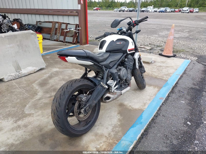 2022 TRIUMPH MOTORCYCLE TRIDENT 660 - SMTL10ULXNTAF5379