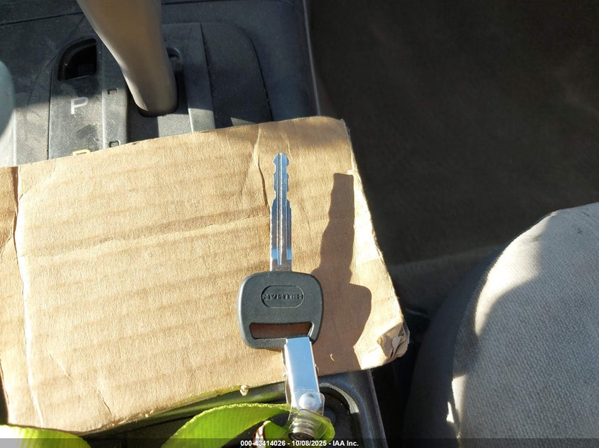 2002 Toyota Camry Le VIN: JTDBE32K120127837 Lot: 43414026