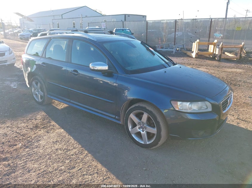 VOLVO V50 T5 R-DESIGN