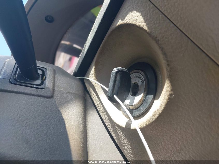 2004 Kia Sorento Ex/Lx VIN: KNDJC733745320824 Lot: 43414385