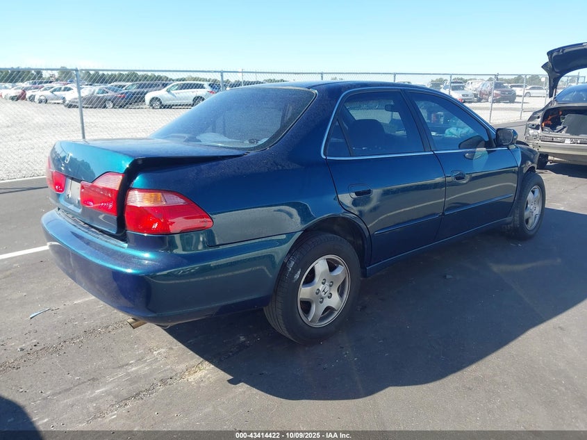 1HGCG6650XA046755 1999 HONDA ACCORD photo no. 4