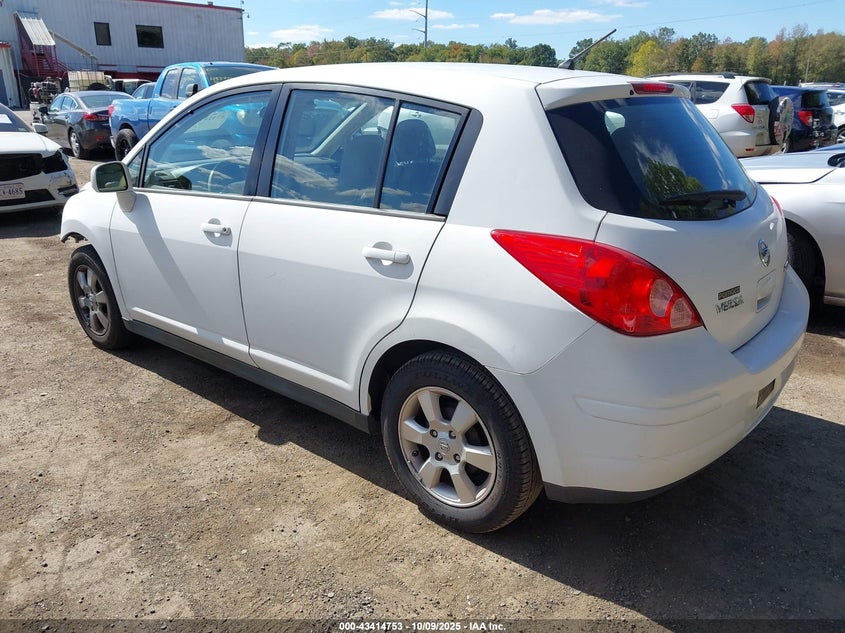 2012 Nissan Versa 1.8 S white hatchback gasoline 3N1BC1CP3CK298624 photo #4