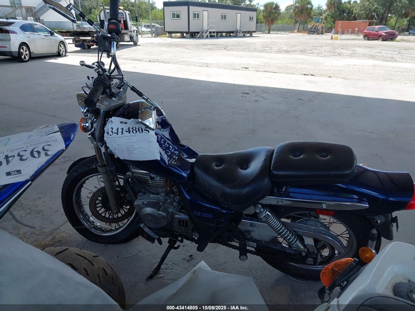 VTTNJ48A732100075 2003 SUZUKI GZ photo no. 13