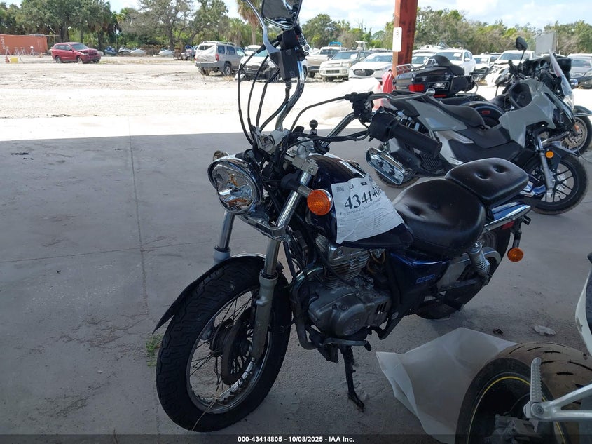 VTTNJ48A732100075 2003 SUZUKI GZ photo no. 2