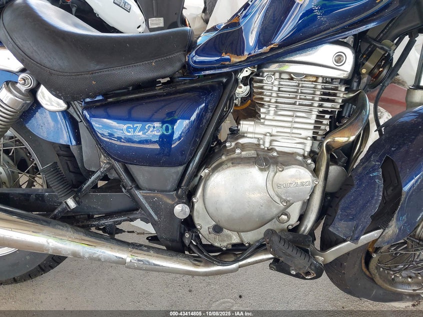 VTTNJ48A732100075 2003 SUZUKI GZ photo no. 8