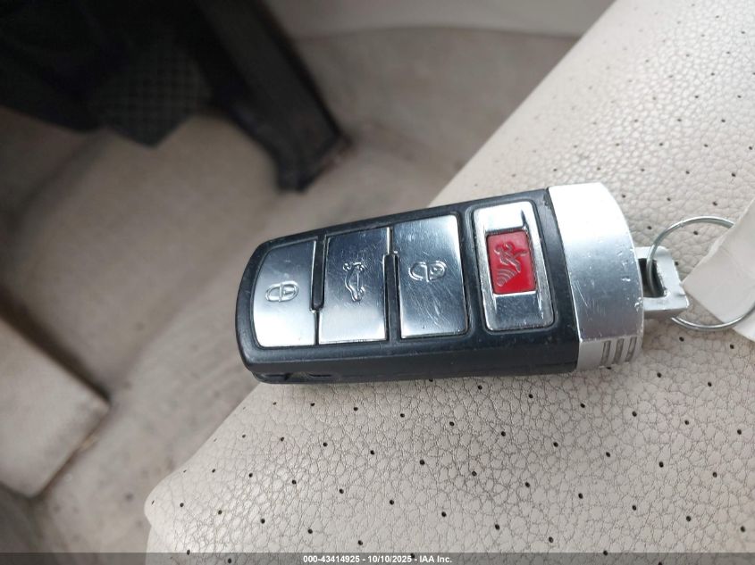 2010 Volkswagen Passat Komfort VIN: WVWXK7AN3AE145503 Lot: 43414925