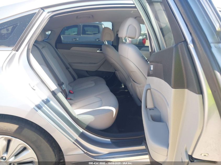 2016 Hyundai Sonata Hybrid Se VIN: KMHE24L12GA012646 Lot: 43415080