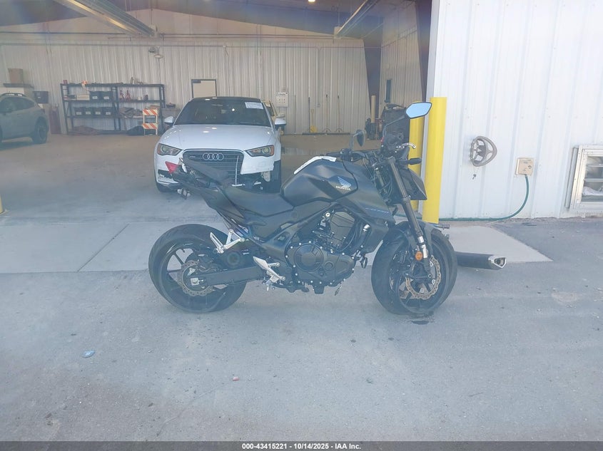 2025 HONDA CB750 A JH2RH2407SK001070