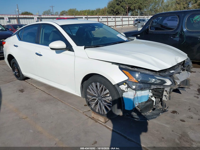 NISSAN ALTIMA SV FWD