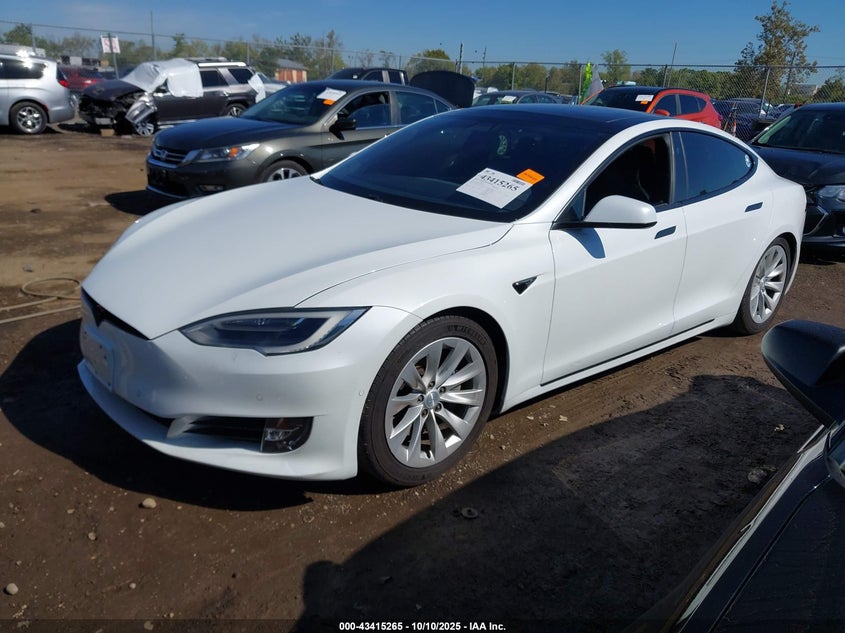 5YJSA1E2XHF187590 2017 TESLA MODEL S photo no. 2