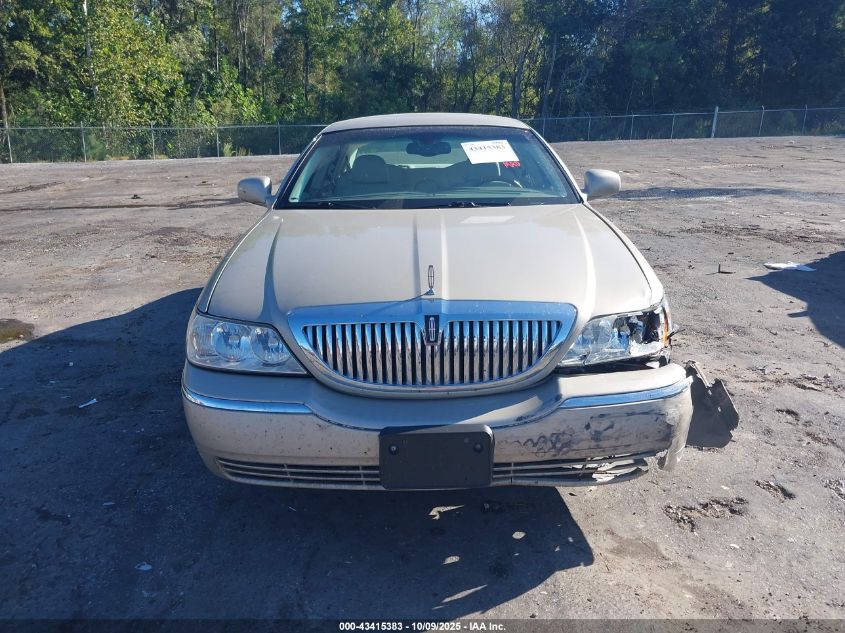 2004 Lincoln Town Car Ultimate VIN: 1LNHM83W34Y675155 Lot: 43415383