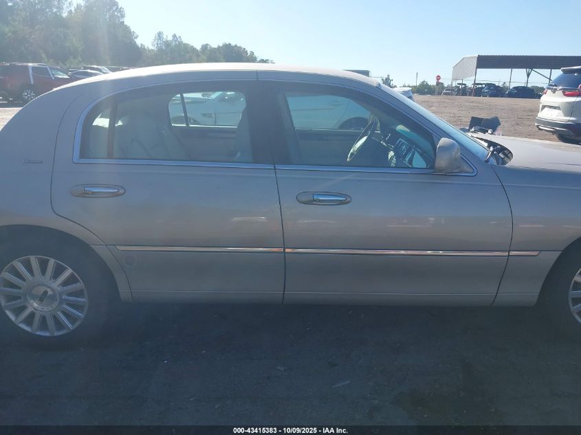 2004 Lincoln Town Car Ultimate VIN: 1LNHM83W34Y675155 Lot: 43415383