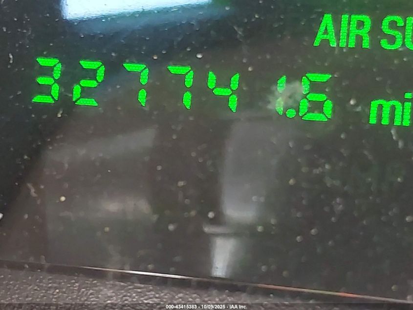 2004 Lincoln Town Car Ultimate VIN: 1LNHM83W34Y675155 Lot: 43415383