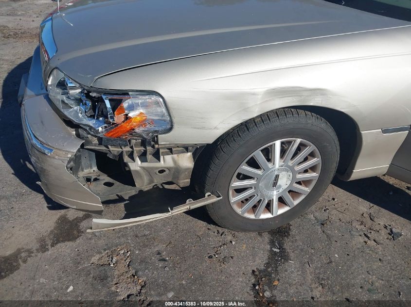 2004 Lincoln Town Car Ultimate VIN: 1LNHM83W34Y675155 Lot: 43415383