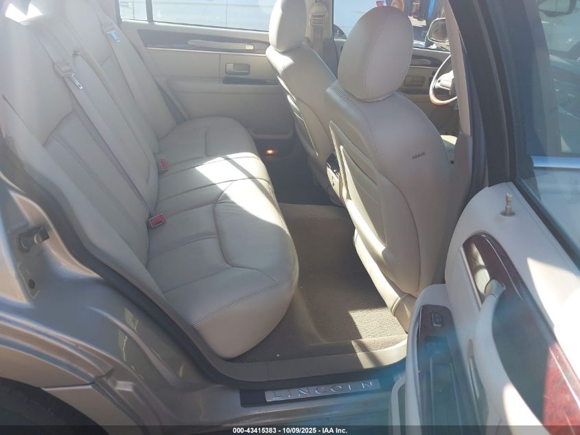 2004 Lincoln Town Car Ultimate VIN: 1LNHM83W34Y675155 Lot: 43415383