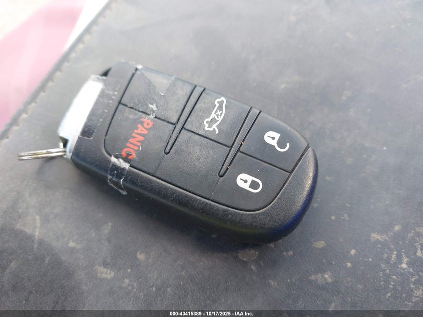 2015 Chrysler 200 Limited VIN: 1C3CCCAB1FN561040 Lot: 43415389