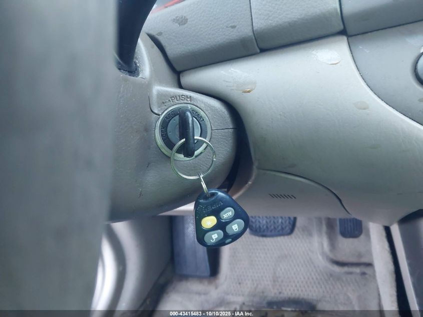 2002 Toyota Camry Le VIN: 4T1BE32K02U563874 Lot: 43415483