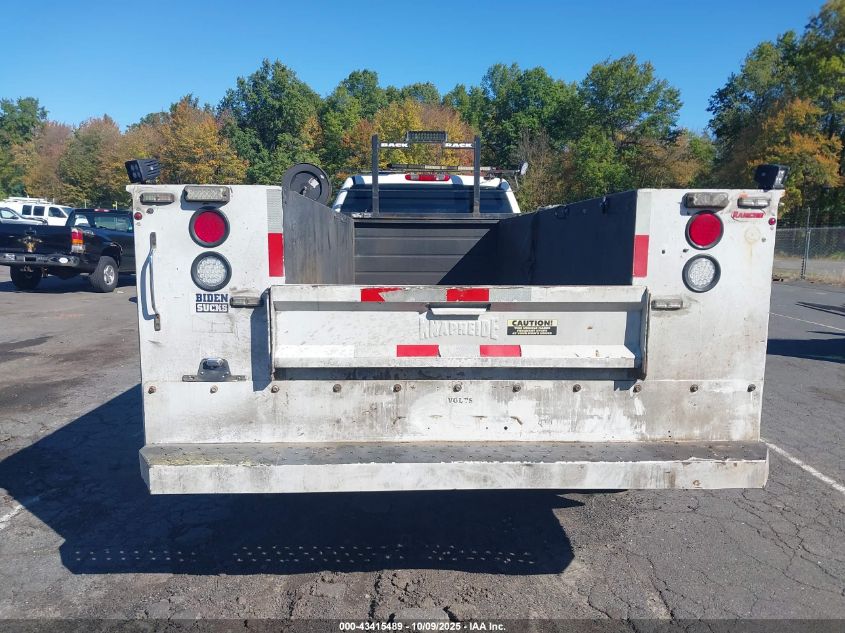 2013 Chevrolet Silverado 3500Hd Chassis Work Truck VIN: 1GB3CZCG4DF220573 Lot: 43415489