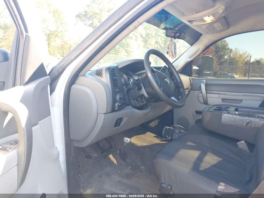 2013 Chevrolet Silverado 3500Hd Chassis Work Truck VIN: 1GB3CZCG4DF220573 Lot: 43415489