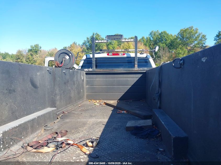 2013 Chevrolet Silverado 3500Hd Chassis Work Truck VIN: 1GB3CZCG4DF220573 Lot: 43415489