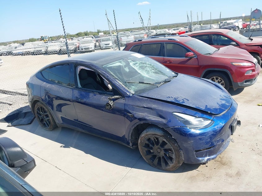 2024 Tesla Model Y Long Range Dual Motor All-Wheel Drive VIN: 7SAYGDEE3RA307154 Lot: 43415559