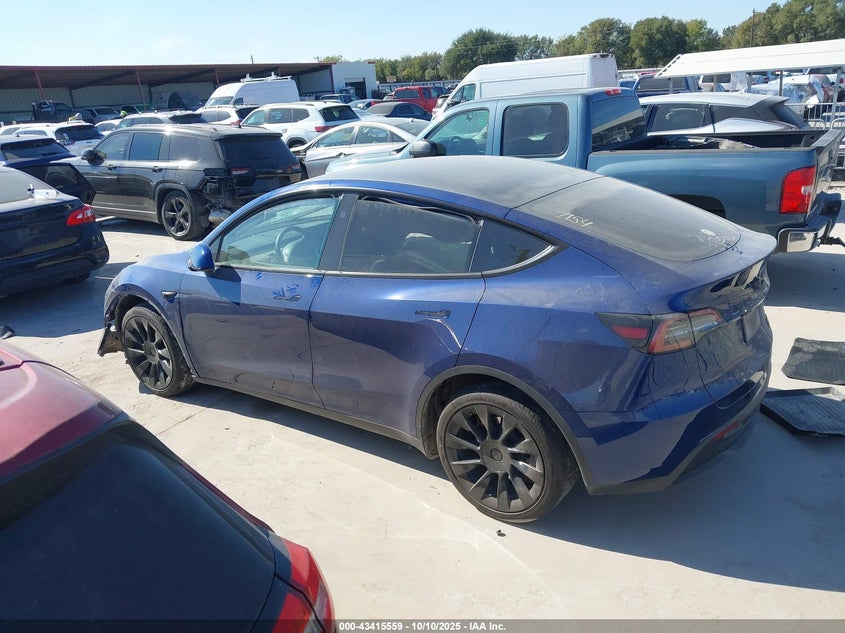 2024 Tesla Model Y Long Range Dual Motor All-Wheel Drive VIN: 7SAYGDEE3RA307154 Lot: 43415559
