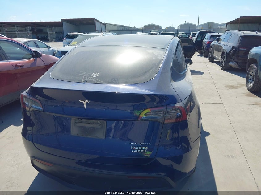 2024 Tesla Model Y Long Range Dual Motor All-Wheel Drive VIN: 7SAYGDEE3RA307154 Lot: 43415559