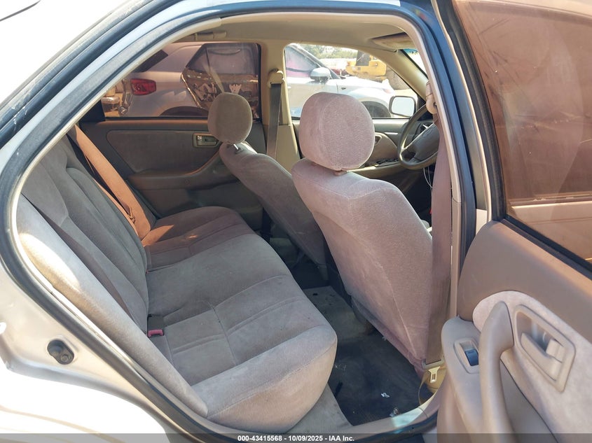 1998 Toyota Camry Le VIN: 4T1BG22K2WU387825 Lot: 43415568