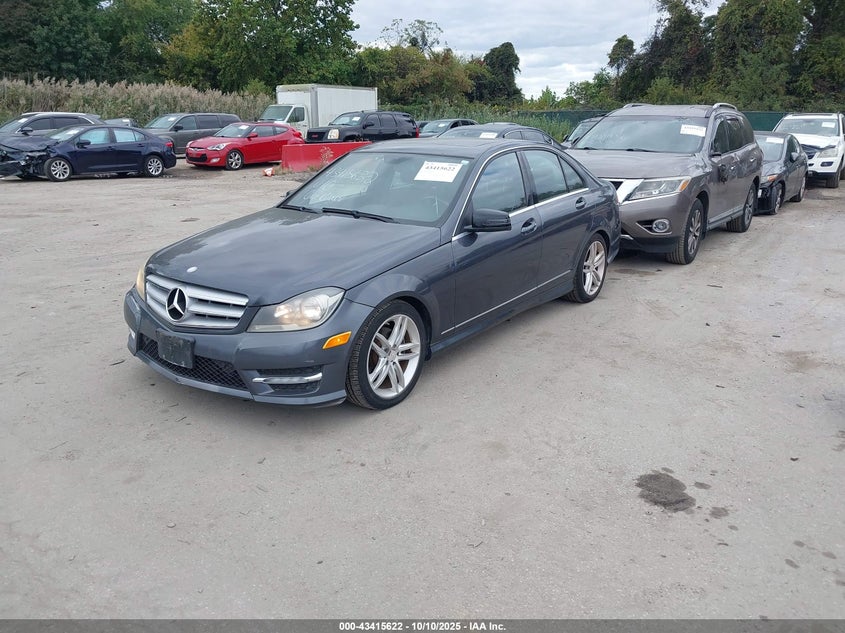 2013 MERCEDES-BENZ C 250 SPORT WDDGF4HBXDR256857