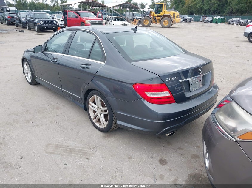 2013 MERCEDES-BENZ C 250 SPORT WDDGF4HBXDR256857