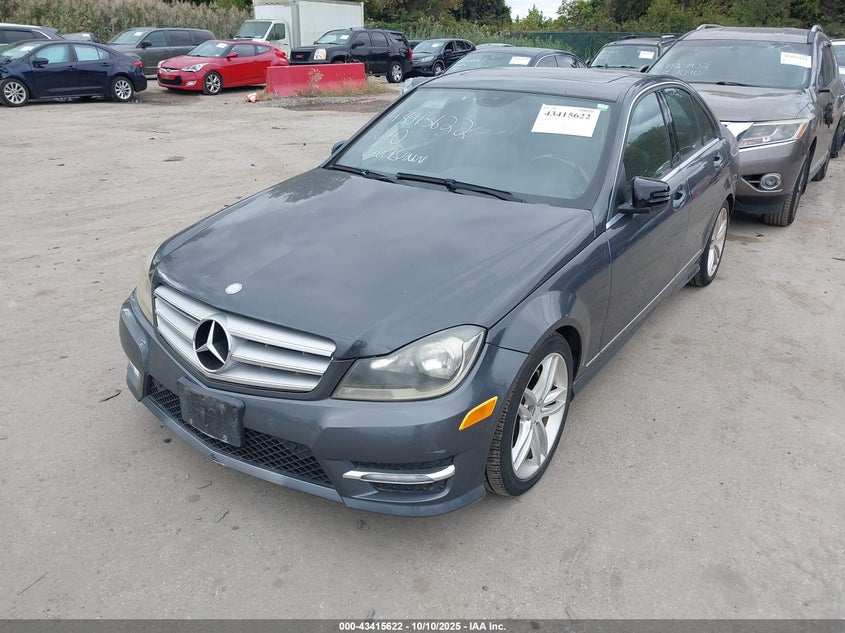 2013 MERCEDES-BENZ C 250 SPORT WDDGF4HBXDR256857