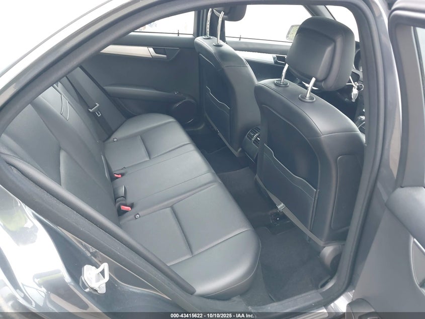2013 MERCEDES-BENZ C 250 SPORT WDDGF4HBXDR256857