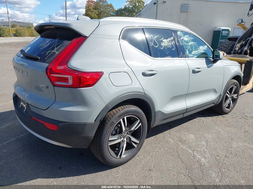 Vin: yv4l12uj5s2566748, lot: 43910542, volvo xc40 b5 core bright theme 20253