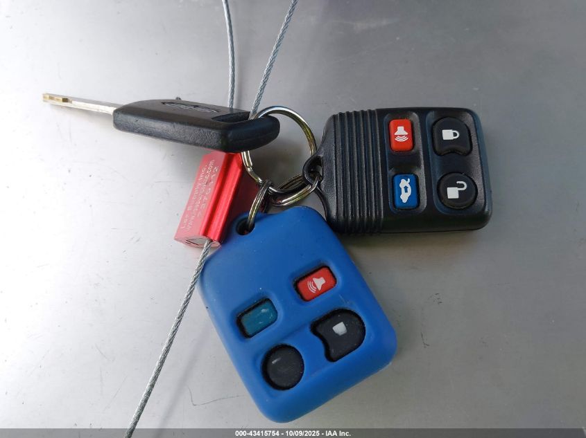 2003 Lincoln Town Car Cartier VIN: 1LNHM83W93Y630820 Lot: 43415754