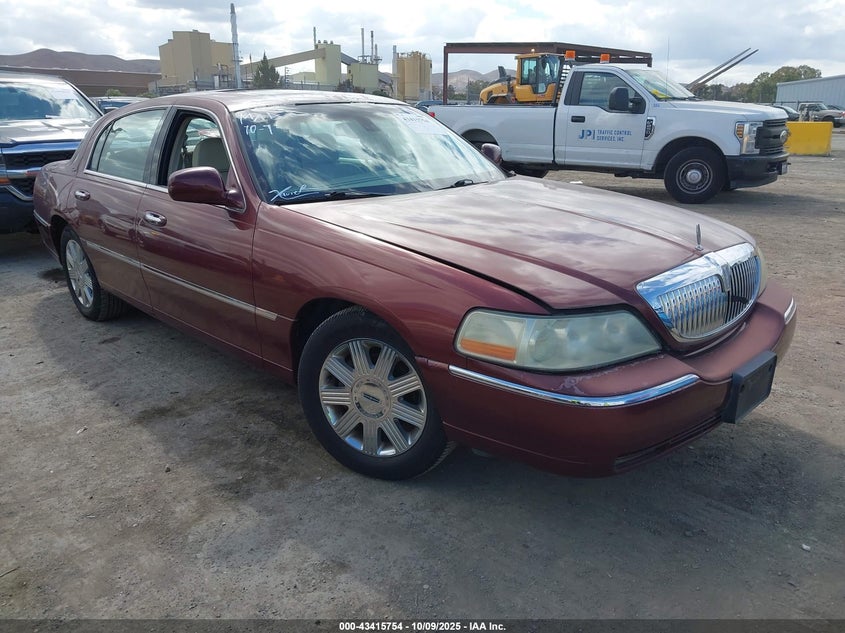 1LNHM83W93Y630820 2003 Lincoln Town Car Cartier auction photo 1