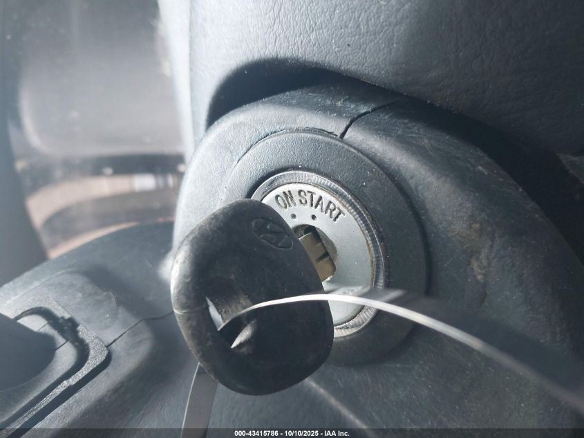 2004 Hyundai Elantra Gls/Gt VIN: KMHDN46D84U730723 Lot: 43415786