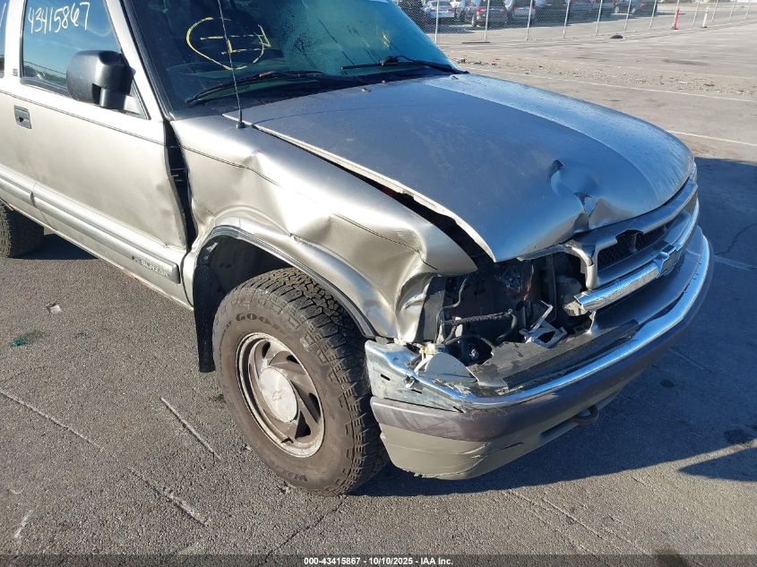 2000 Chevrolet Blazer Lt VIN: 1GNDT13W5Y2245883 Lot: 43415867