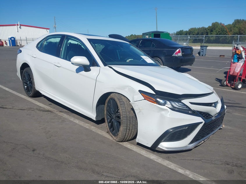 TOYOTA CAMRY HYBRID XSE HYBRID