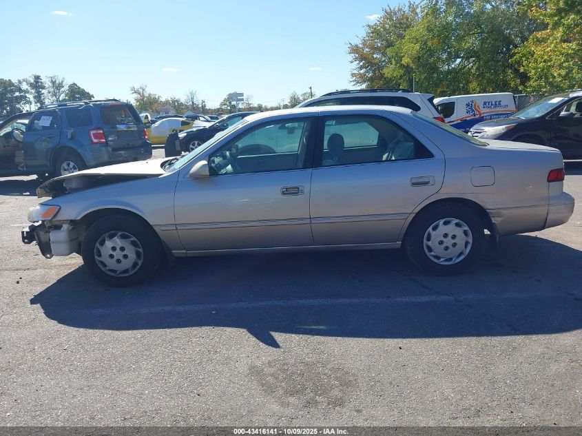 1999 Toyota Camry Le VIN: 4T1BG22K5XU394768 Lot: 43416141