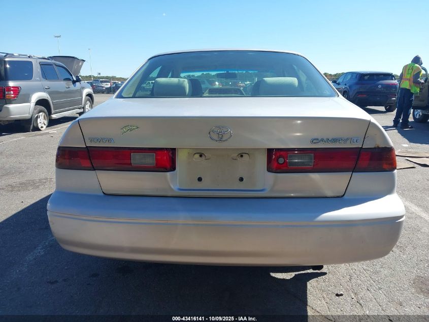 1999 Toyota Camry Le VIN: 4T1BG22K5XU394768 Lot: 43416141