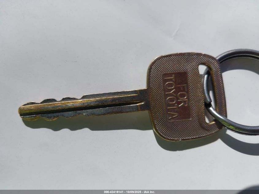 1999 Toyota Camry Le VIN: 4T1BG22K5XU394768 Lot: 43416141