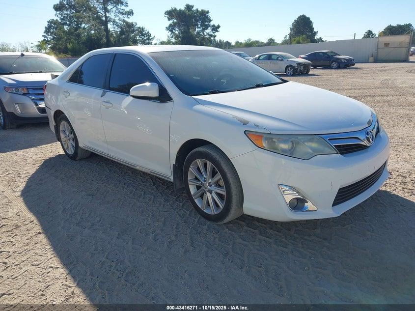 TOYOTA CAMRY XLE