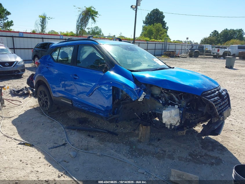 NISSAN KICKS SR XTRONIC CVT