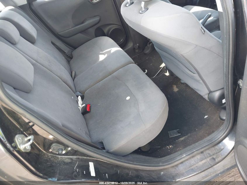 2011 Honda Fit VIN: JHMGE8G32BS000425 Lot: 43416912